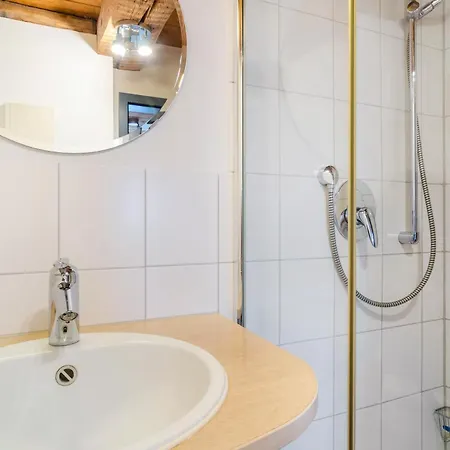 Altes Schulhaus Heiligenborn